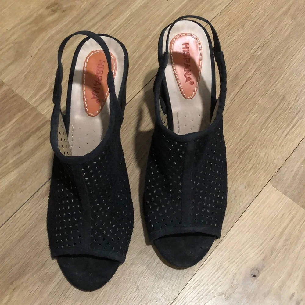 High square heels - Picture 1 of 8